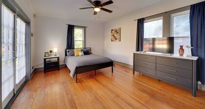 4 Mi to Downtown! Cozy Bungalow in San Antonio