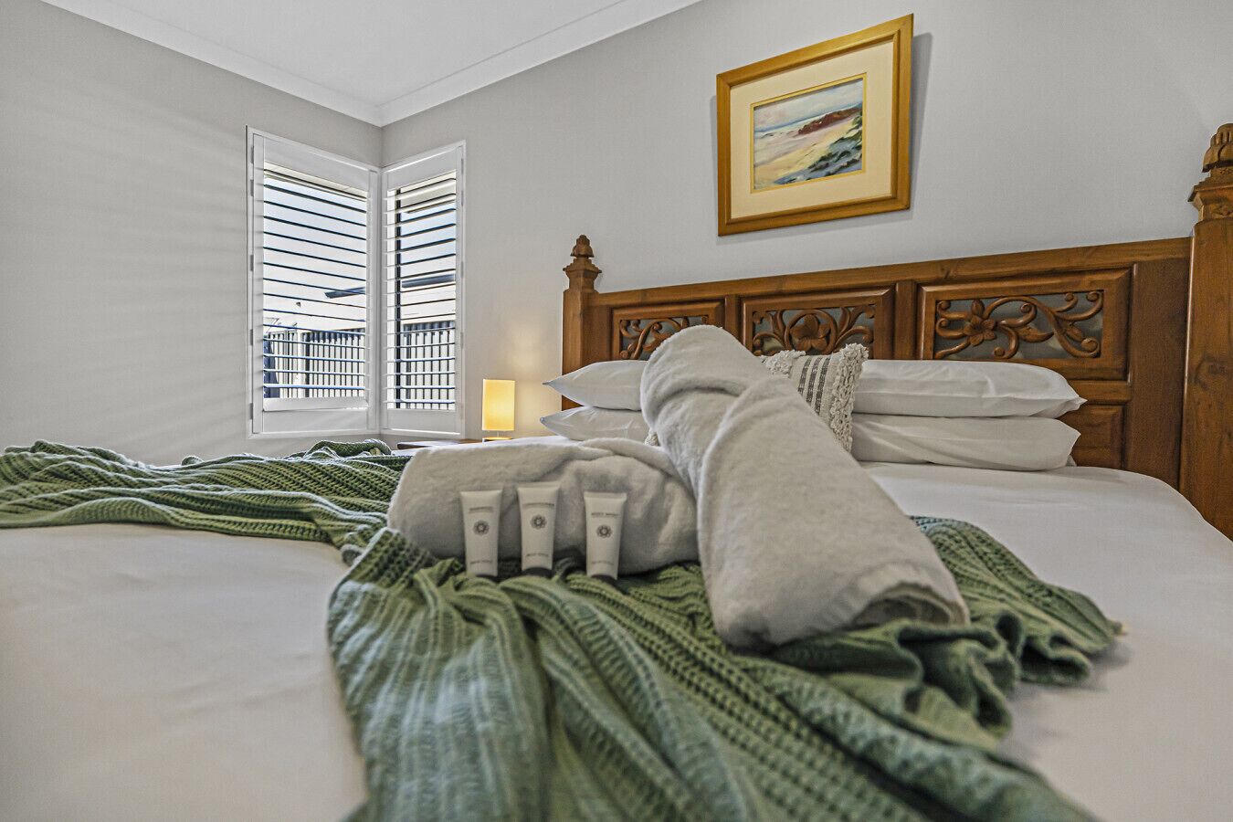 5 bedrooms, desk, iron/ironing board, travel cot