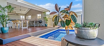 Salt & Serenity - Beachside Escape with Pool