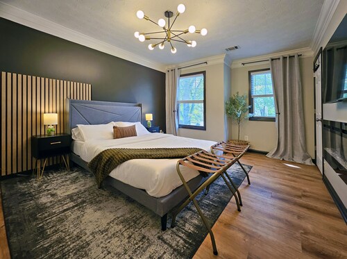 Family Fun | Pet-Friendly | Sleeps 10 |  4BR