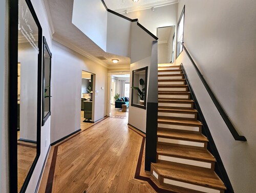 Sleeps 10 | Pet-Friendly 4BR Near Hospital