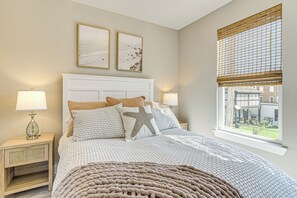 House (2 Bedrooms) | Interior - 1 Mi to Galveston Beach, Seawall: New Tiny Home! (Galveston)