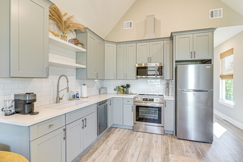 1 Mi to Galveston Beach, Seawall: New Tiny Home!