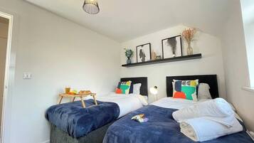 2 bedrooms, desk, iron/ironing board, free WiFi