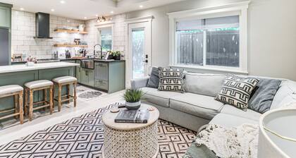 Home 1 Mi to Zilker Park & Barton Springs Pool!