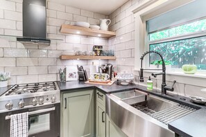 House (1 Bedroom) | Interior