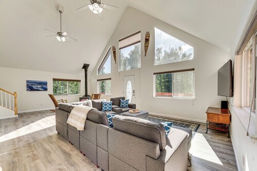 Spacious & Scenic Wasilla Getaway Near Adventures