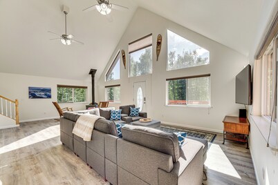 Spacious & Scenic Wasilla Getaway Near Adventures