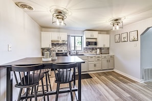 House (2 Bedrooms) | Interior