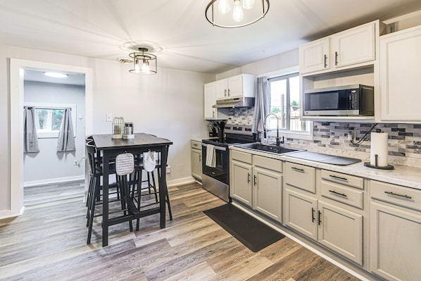 House (2 Bedrooms) | Interior