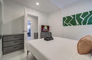 2 bedrooms, WiFi, bed sheets - Charming Houston Getaway – 2BD/1BA & Yard (Houston)