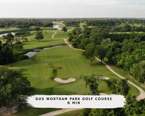 Golf - Charming Houston Getaway – 2BD/1BA & Yard (Houston)