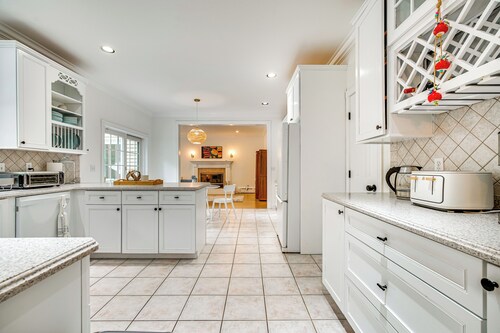 Serene Hudson Valley Escape w/ Pool & Grill