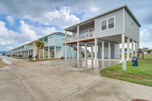 House (3 Bedrooms) | Interior - Walk to Water! Home w/ Pool Access in Rockport (Rockport)