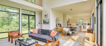 On-site Sledding! Hudson Valley Winter Escape