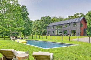 House (3 Bedrooms) | Interior - On-site Sledding Hill! Hudson Valley Winter Escape (Pine Plains)