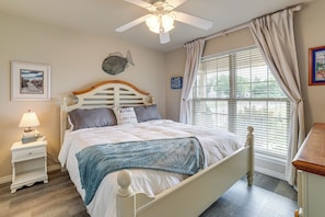 House (4 Bedrooms) | Interior - Bring Your Boat! Lakefront Home w/ Dock in Grove (Grove)