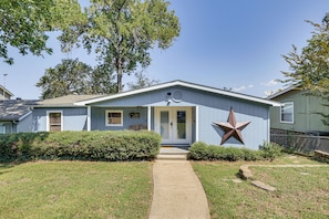 House (3 Bedrooms) | Interior - Lakefront Escape w/ Game Room & Dock in Mabank! (Mabank)