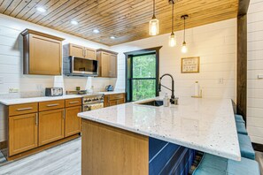 House (2 Bedrooms) | Interior