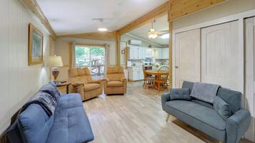 House (2 Bedrooms) | Interior