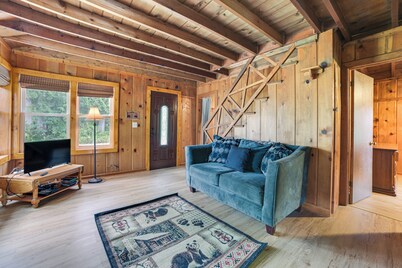 Lupton Cabin Near Lake & Trails - Fire Pit & More!