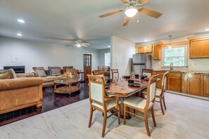 Interior - Waterfront Home w/ Deck & Yard, 4 Mi to Farmville! (Farmville)