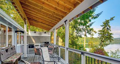 Outdoor Kitchen & Canal Views: Cabin in Quilcene!