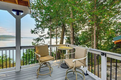 Outdoor Kitchen & Canal Views: Cabin in Quilcene!