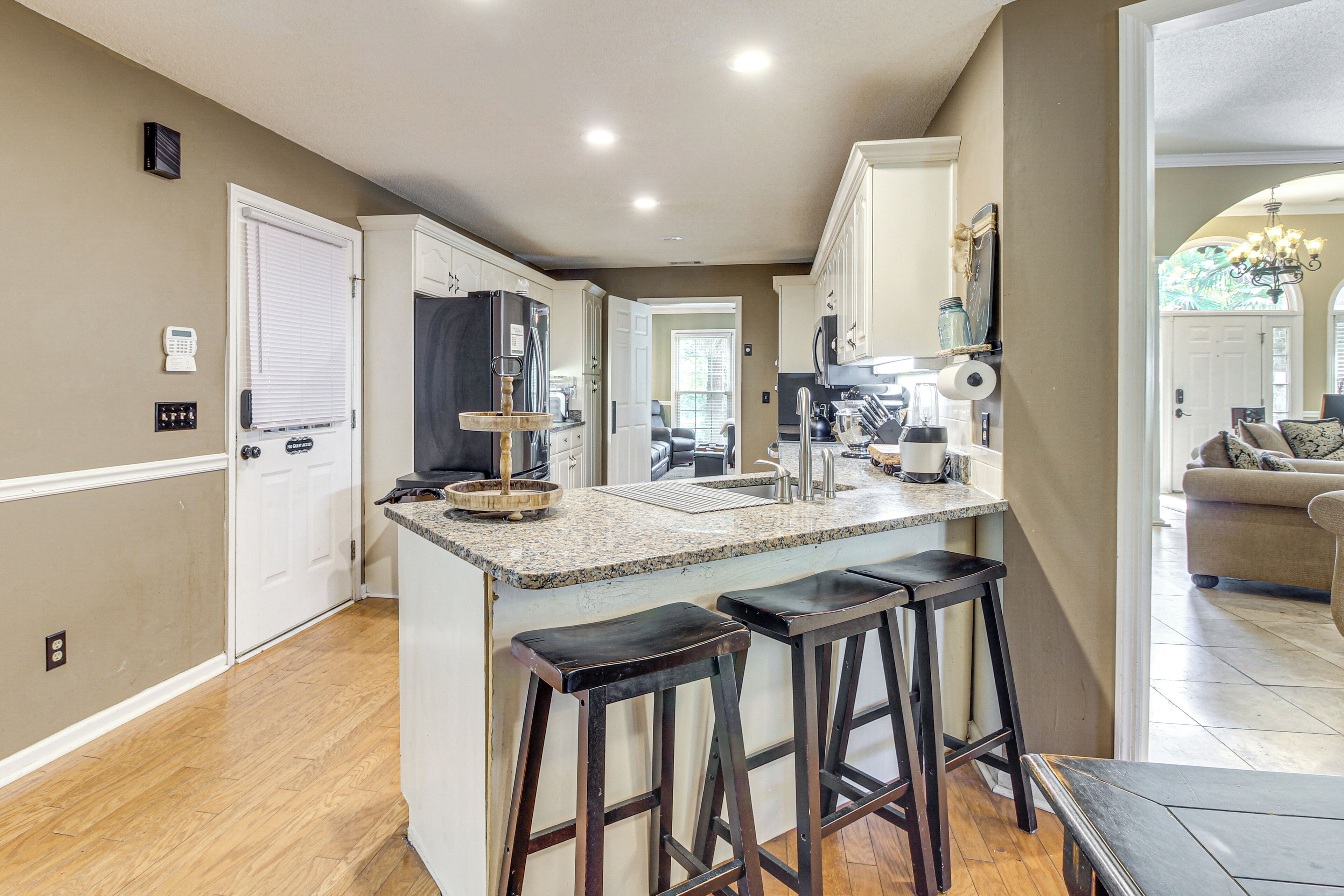 House (3 Bedrooms) | Interior