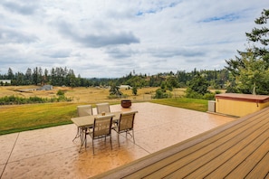 House (4 Bedrooms) | Interior - 10 Mi to Eugene: Countryside Home w/ Mtn Views! (Springfield)