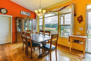House (4 Bedrooms) | Interior - 10 Mi to Eugene: Countryside Home w/ Mtn Views! (Springfield)