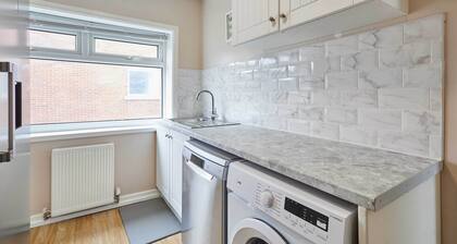 Host & Stay | Carrville Apartment