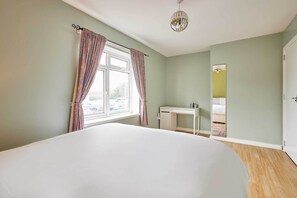 2 bedrooms, iron/ironing board, travel cot, WiFi