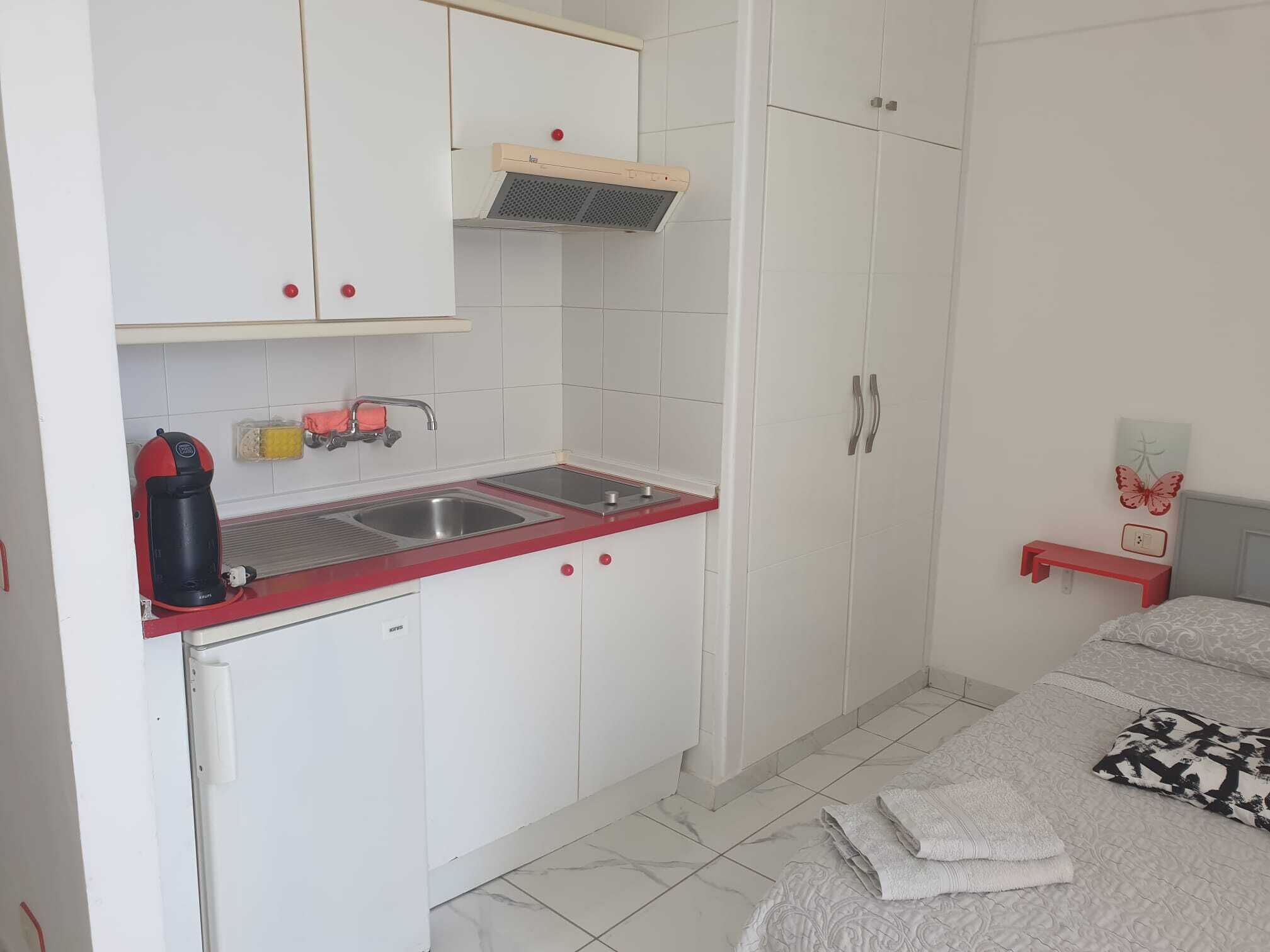 1 chambre, fer et planche à repasser, accès Internet, draps fournis