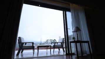 Amora valley view cottage with swimming pool | Balcony