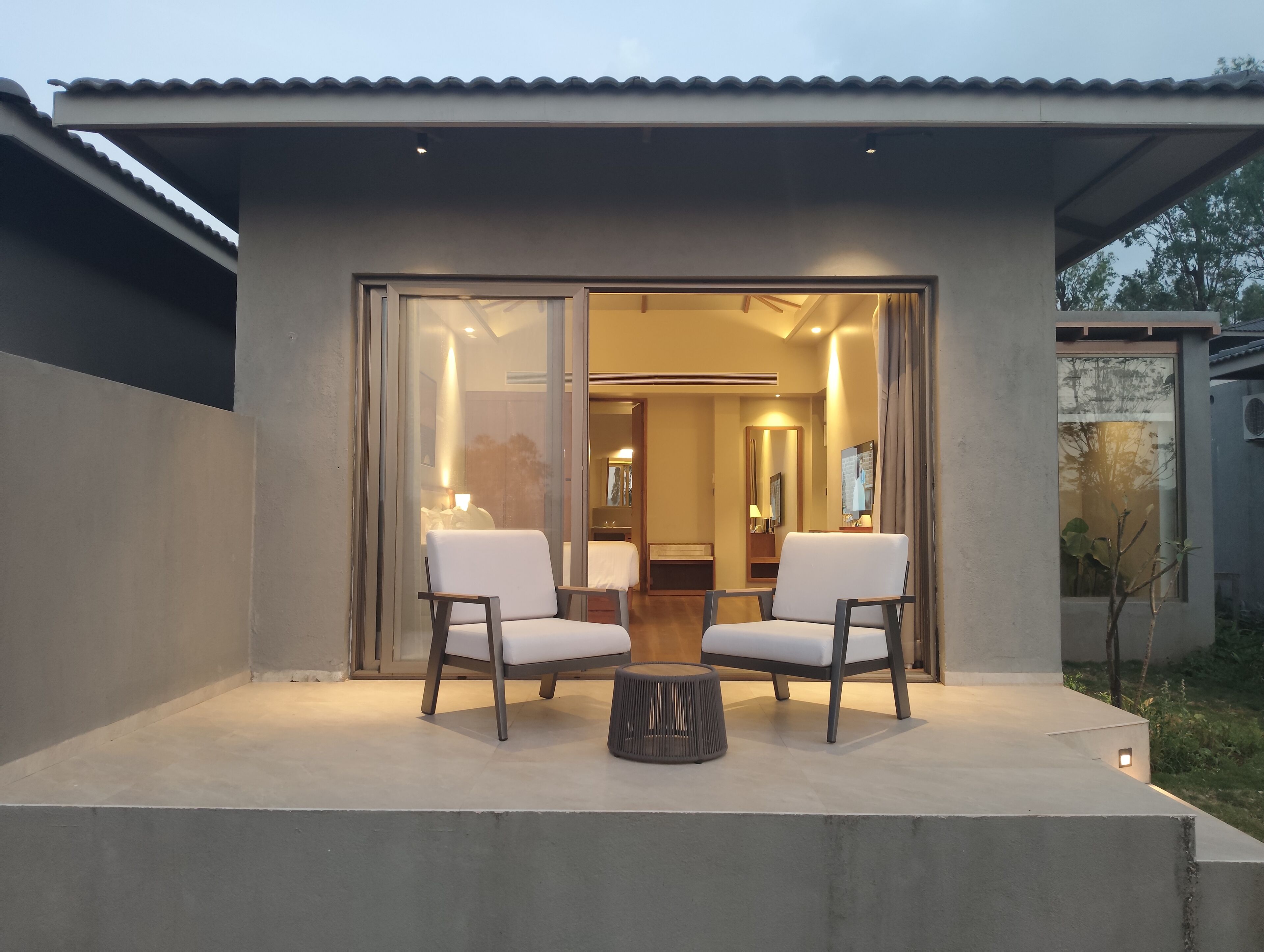 Ananda valley view cottage with balcony | Ropa de cama de alta calidad, minibar y tabla de planchar con plancha 