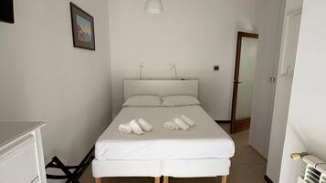 1 camera, una scrivania, ferro/asse da stiro, Wi-Fi gratuito