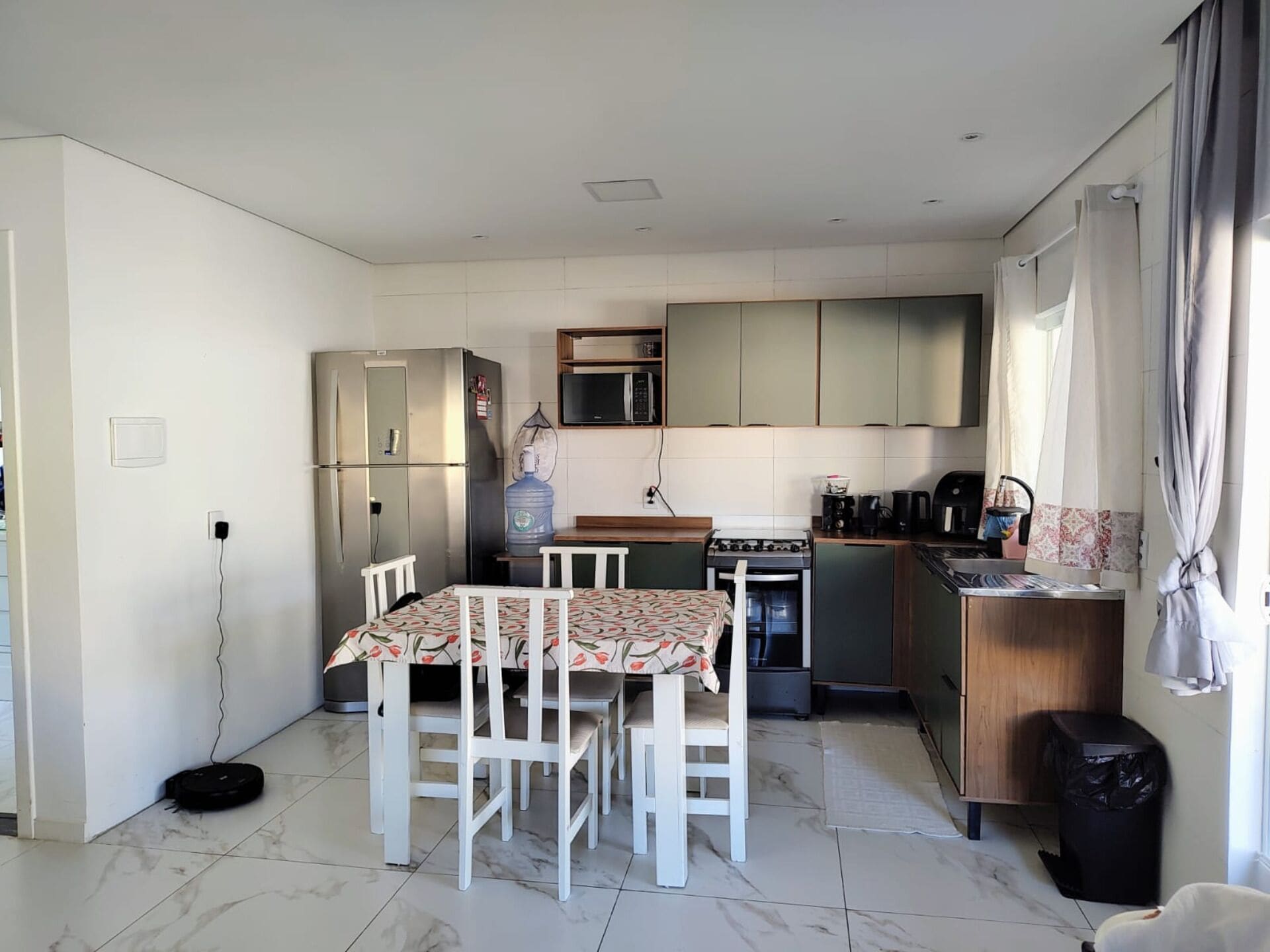 Casa conforto | Cozinha privada | Geladeira, micro-ondas, talheres/pratos/utensílios de cozinha