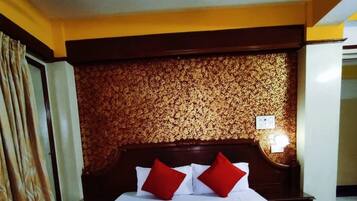 Free WiFi, bed sheets