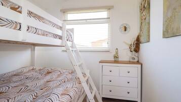 2 bedrooms, individually decorated, individually furnished