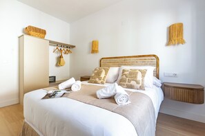 1 bedroom, iron/ironing board, internet, bed sheets