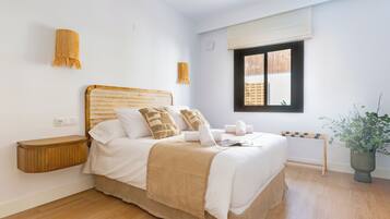 1 bedroom, iron/ironing board, internet, bed sheets