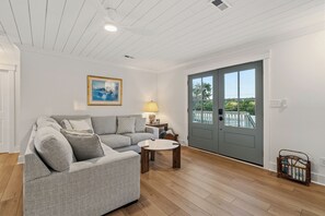 Téléviseur connecté, foyer, livres