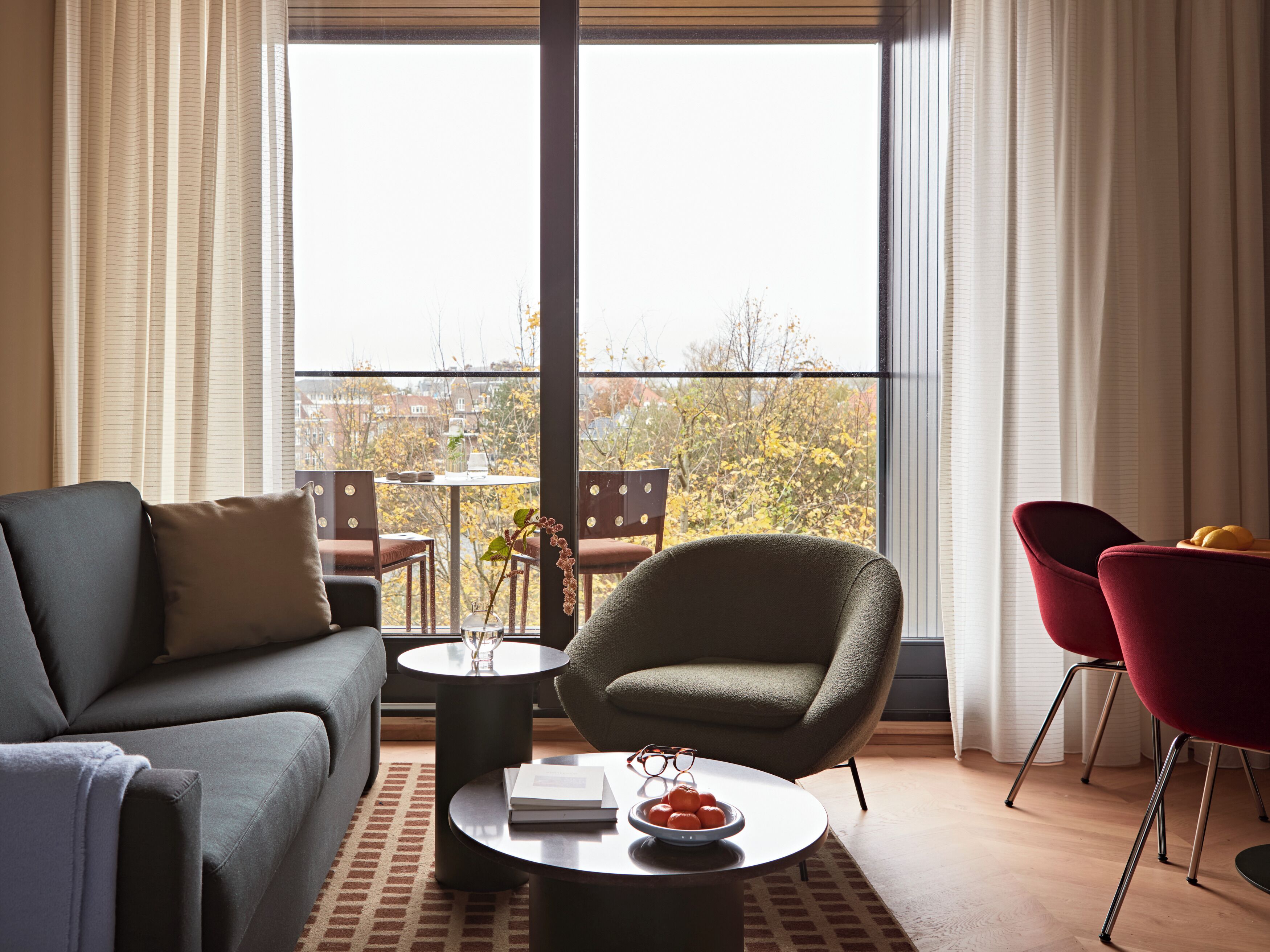 Appartement, 1 slaapkamer | Woonruimte | Een 40-inch smart-tv met satellietzenders en streamingdiensten