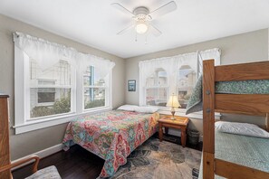 3 bedrooms, free WiFi, bed sheets
