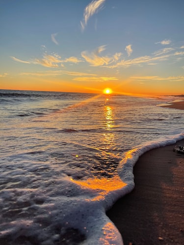 Cottage on Cadillac, Fantastic 3-bedroom with Outdoor Firepit on Dauphin Island