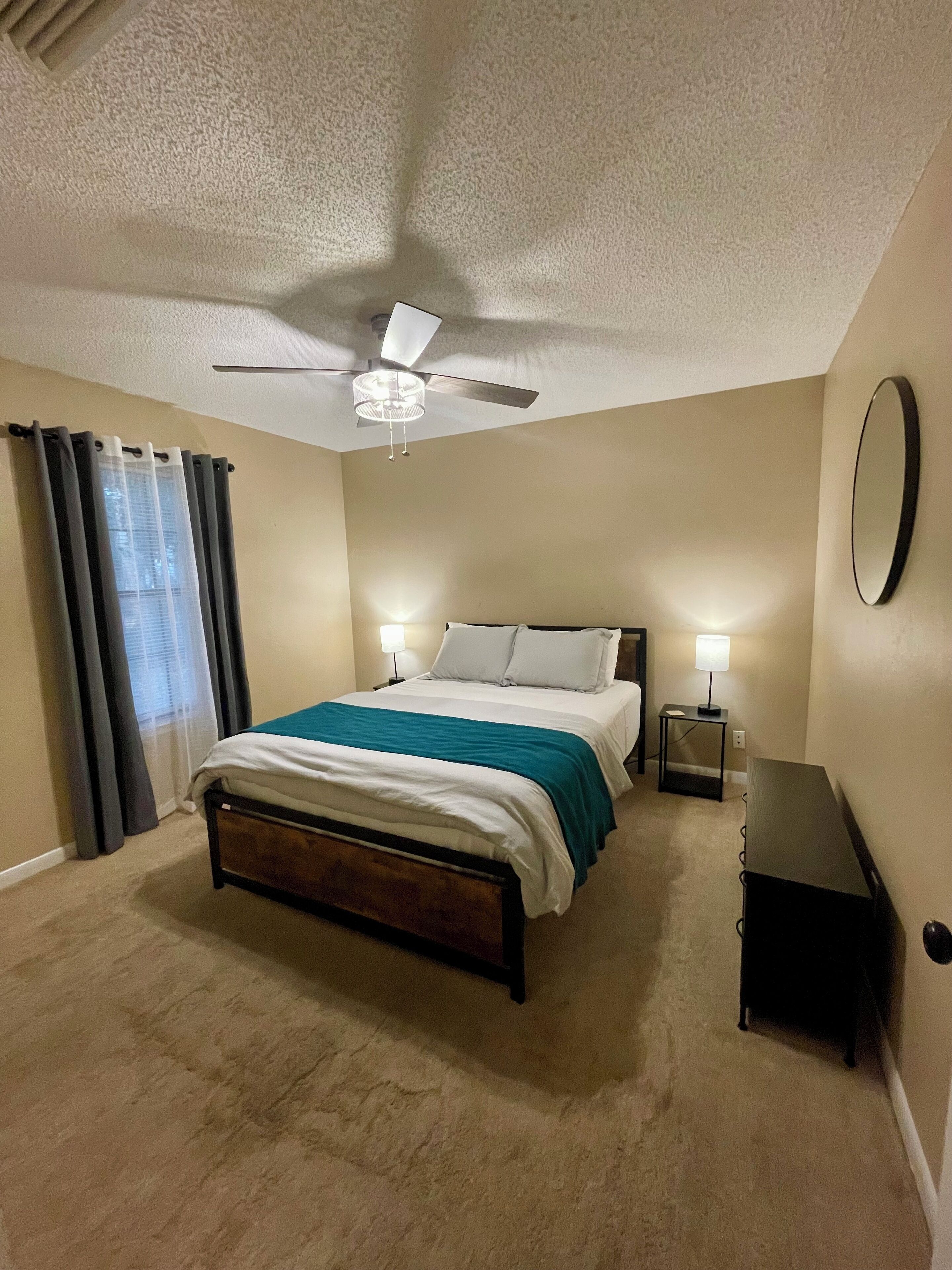 3 chambres, fer et planche à repasser, Wi-Fi gratuit, draps fournis