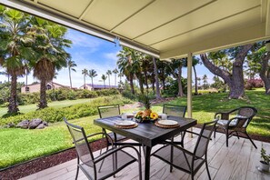 Outdoor dining - Keauhou Palena#602 Ground Floor Unit, No Stairs, On Golf Course! (Kailua Kona)