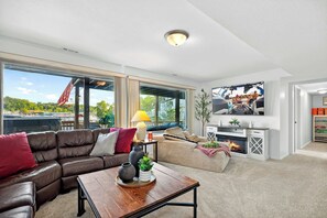 House, Multiple Beds, Hot Tub (Lake Home Oasis) | Living area | 42-inch flat-screen TV with digital channels