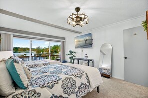 House, Multiple Beds, Hot Tub (Lake Home Oasis) | 4 bedrooms, individually decorated, individually furnished, bed sheets